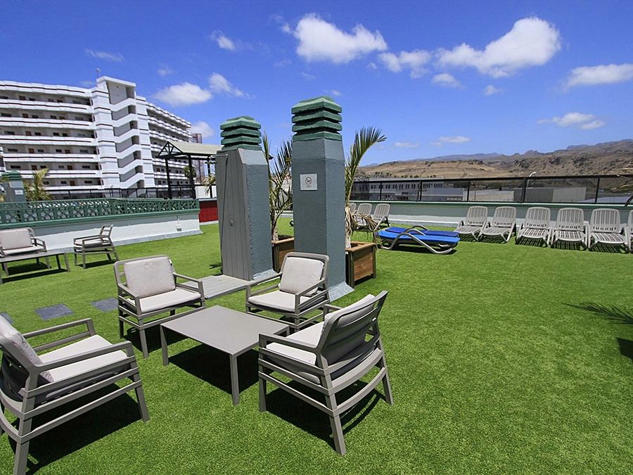 Field Aparthotel