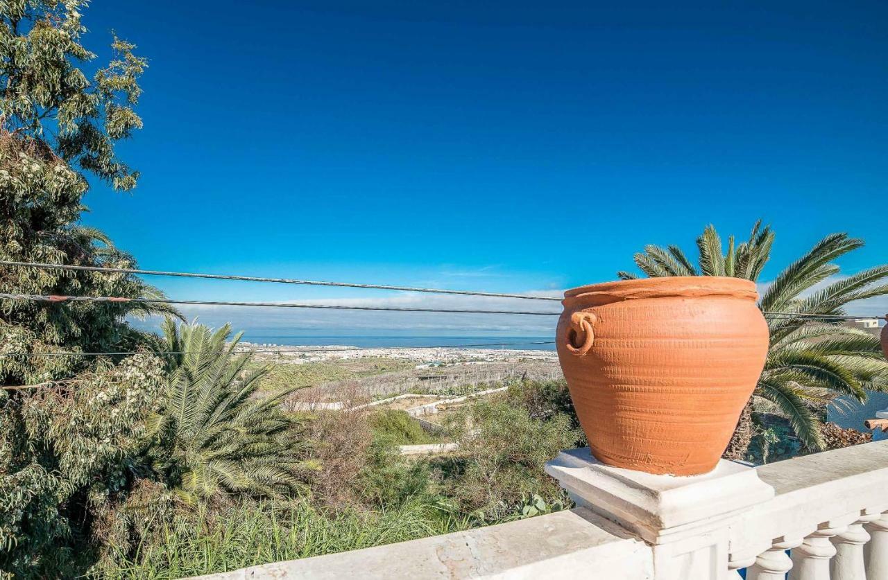 Frida Kahlo House Con Piscina Y Vistas Al Mar By Lightbooking Telde