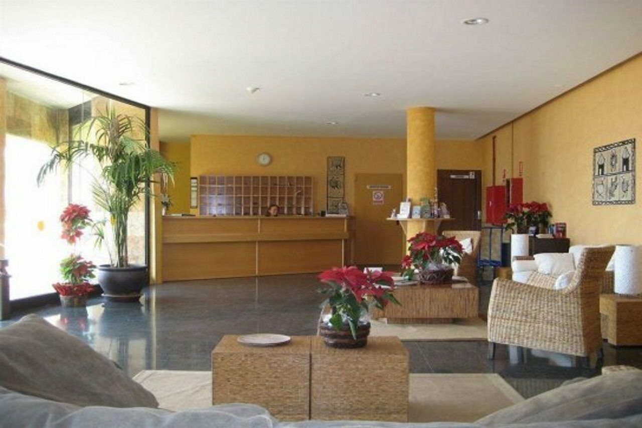 Apartamentos Amadores Beach