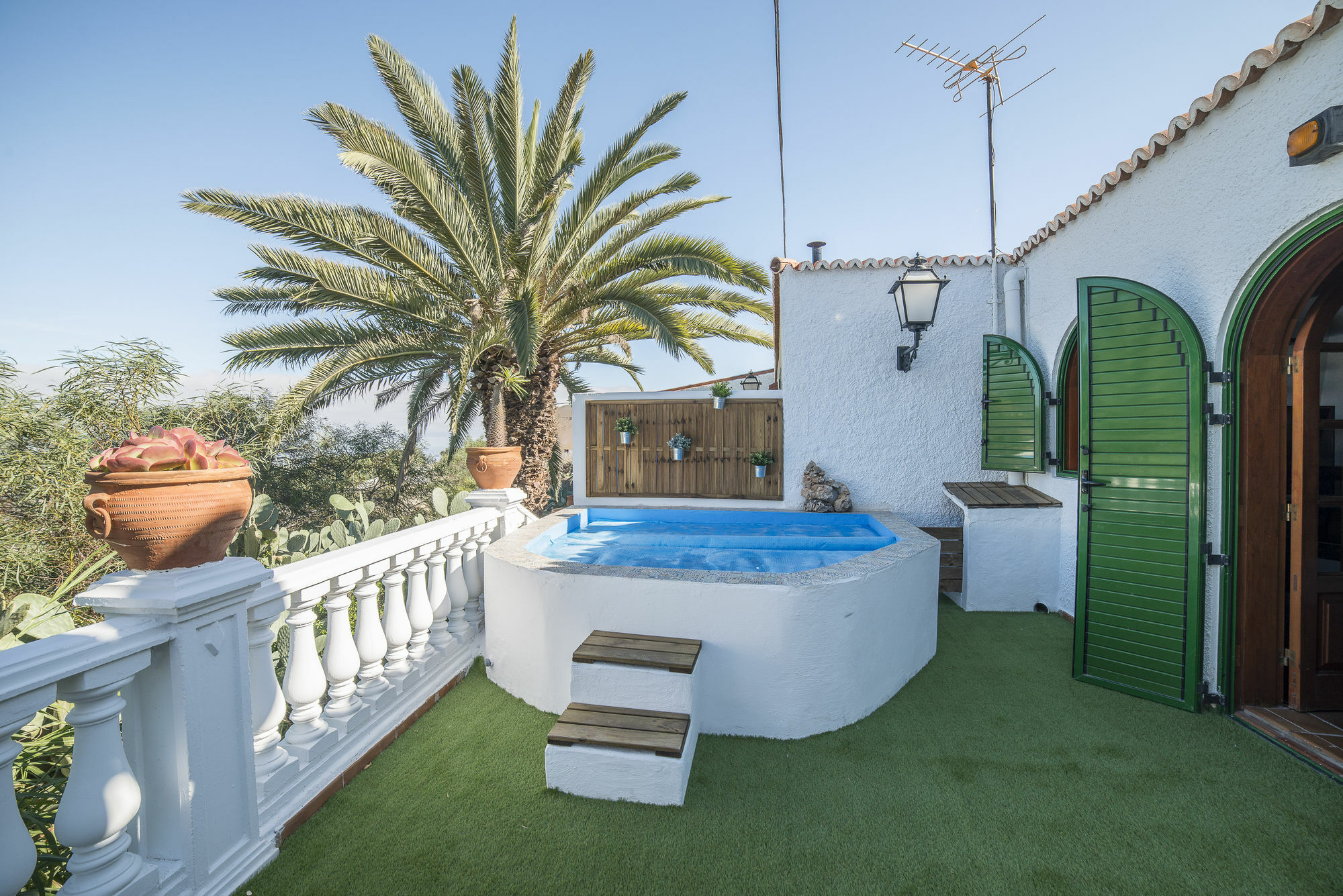 Frida Kahlo House Con Piscina Y Vistas Al Mar By Lightbooking