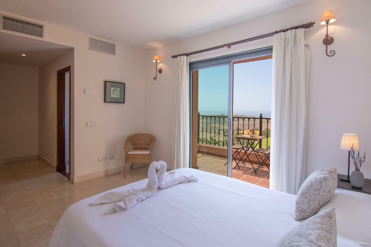 Salobre Golf Villa, Pool, Bbq, Wifi, Stunning Views Ferienhaus