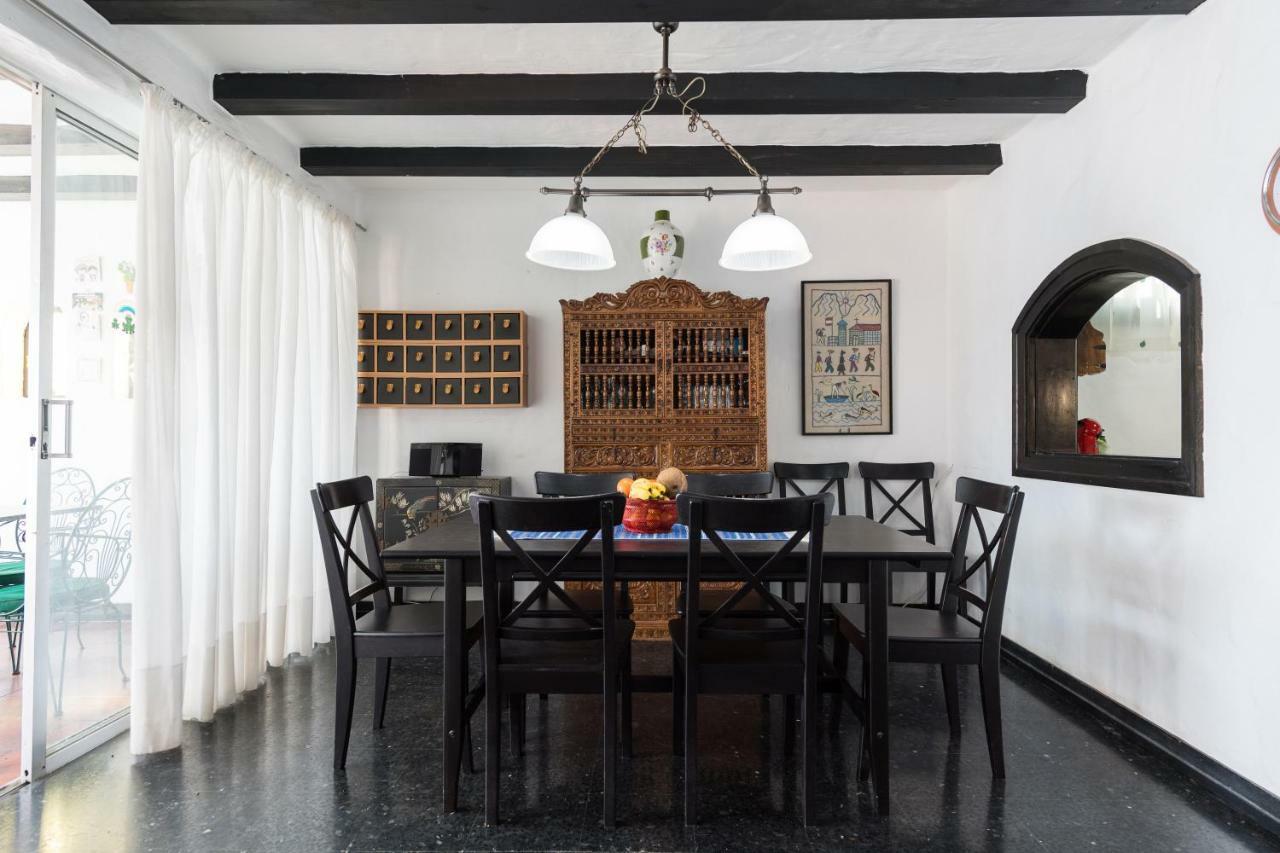 Coki Deluxe - First Line Of The Villa Telde