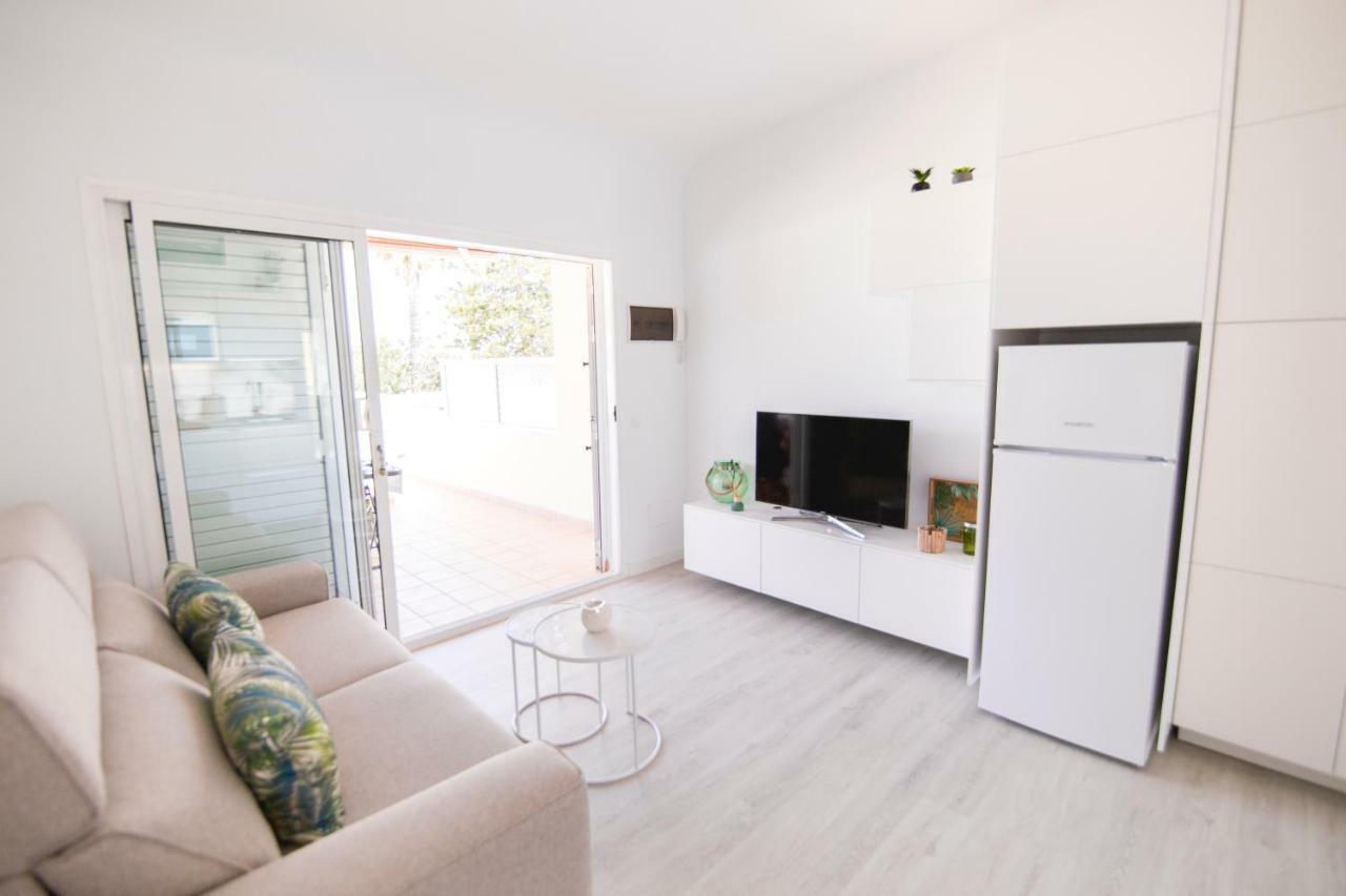 Deluxe Apartment. 50 Meters *