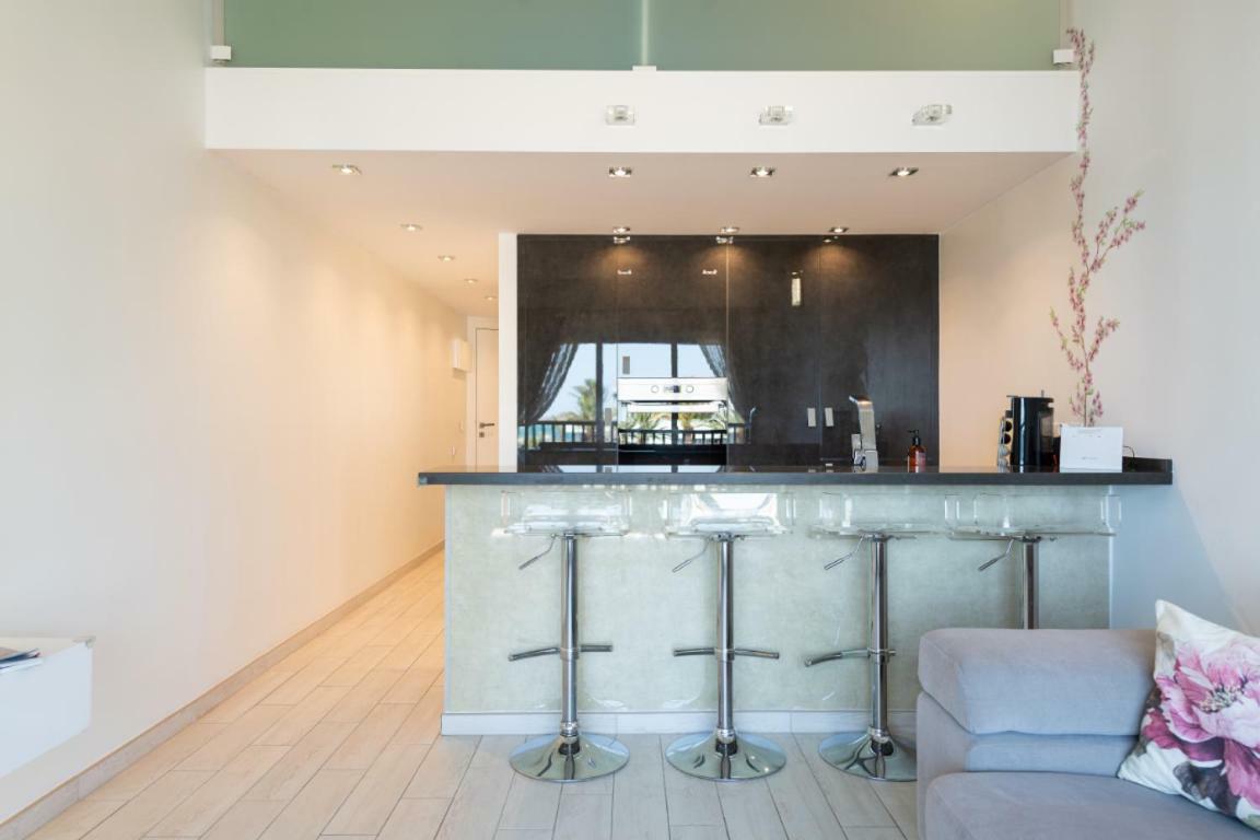 Lidia & Paco Two Bedrooms Beachfront *