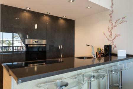 Lidia & Paco Two Bedrooms Beachfront Holiday home *