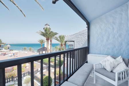 Lidia & Paco Two Bedrooms Beachfront