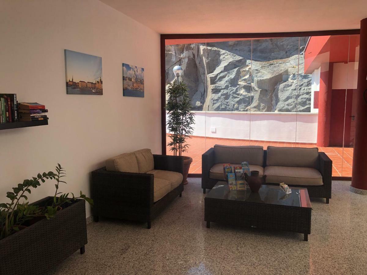 Deluxe 3 Rooms74m2,2air Condit 2tv Seaview On Amadores,2 Heatpools, Parking, 600 Mb,dishwasher,2lift,,3 Beaches