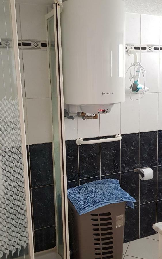 Two Bedroom 2 Min From *