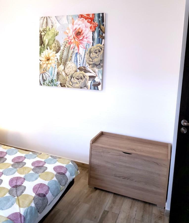 Luxury 2 Bedroom 50 M From