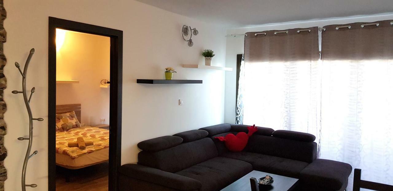 Luxury 2 Bedroom 50 M From *