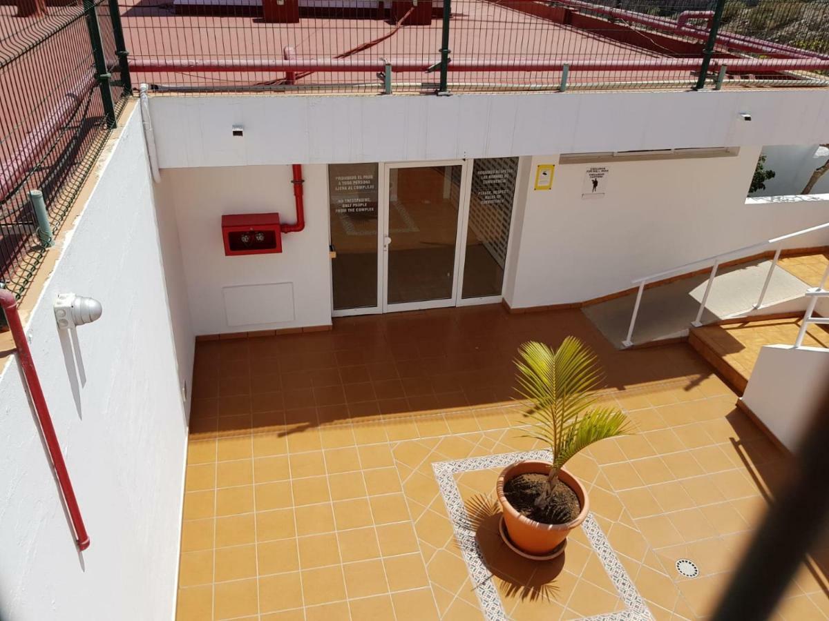 With Terrace Facing Apartamento *