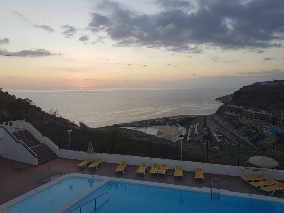 With Terrace Facing Apartamento Amadores