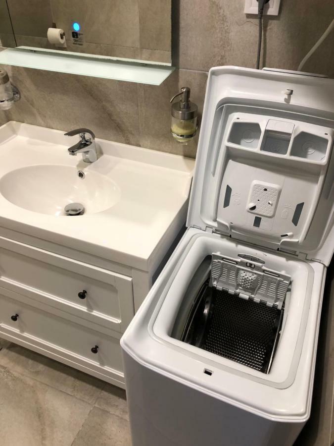 Luxury 2 Bedroom 2 Min From