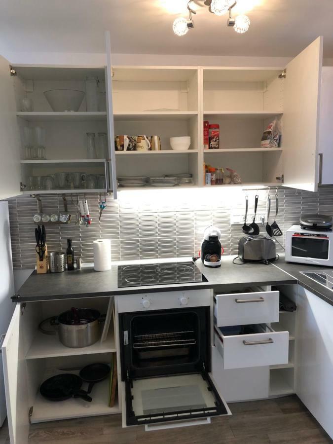 Luxury 2 Bedroom 2 Min From Apartment Mogan