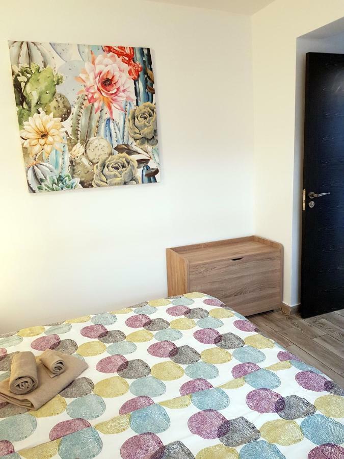 Apartment Luxury 2 Bedroom 2 Min From