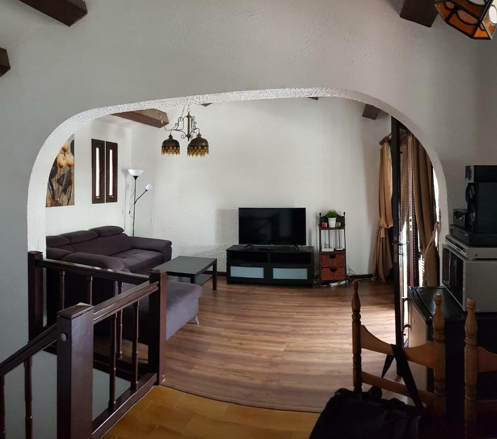 Lovely 2 Bedroom House With Private Garden Pousada Mogán