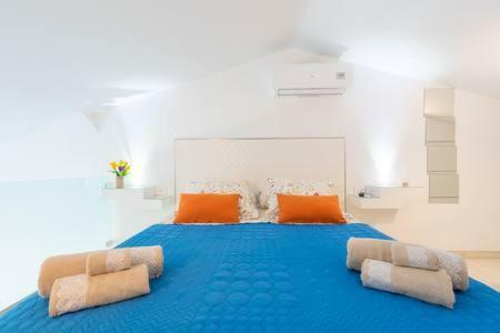 Lidia & Paco Two Bedrooms Beachfront Holiday home