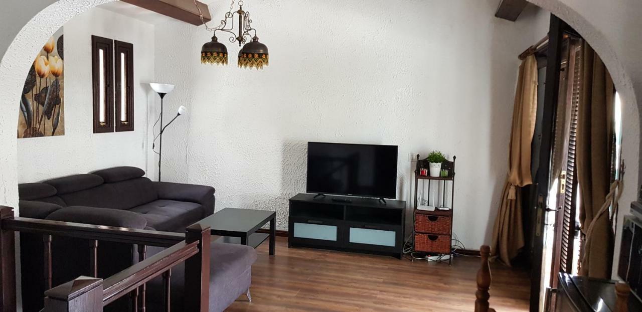 Lovely 2 Bedroom House With Private Garden Pousada *