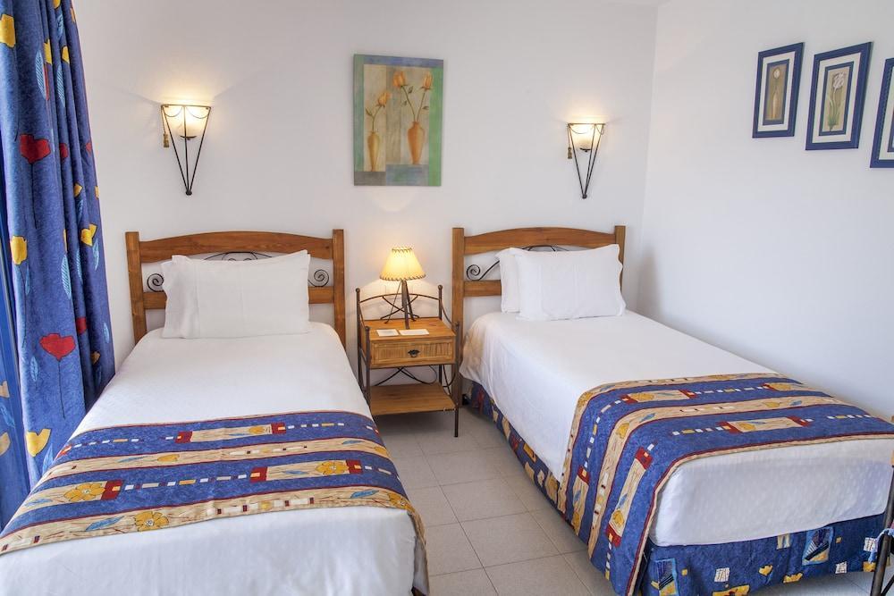 Club Cala Blanca 3*
