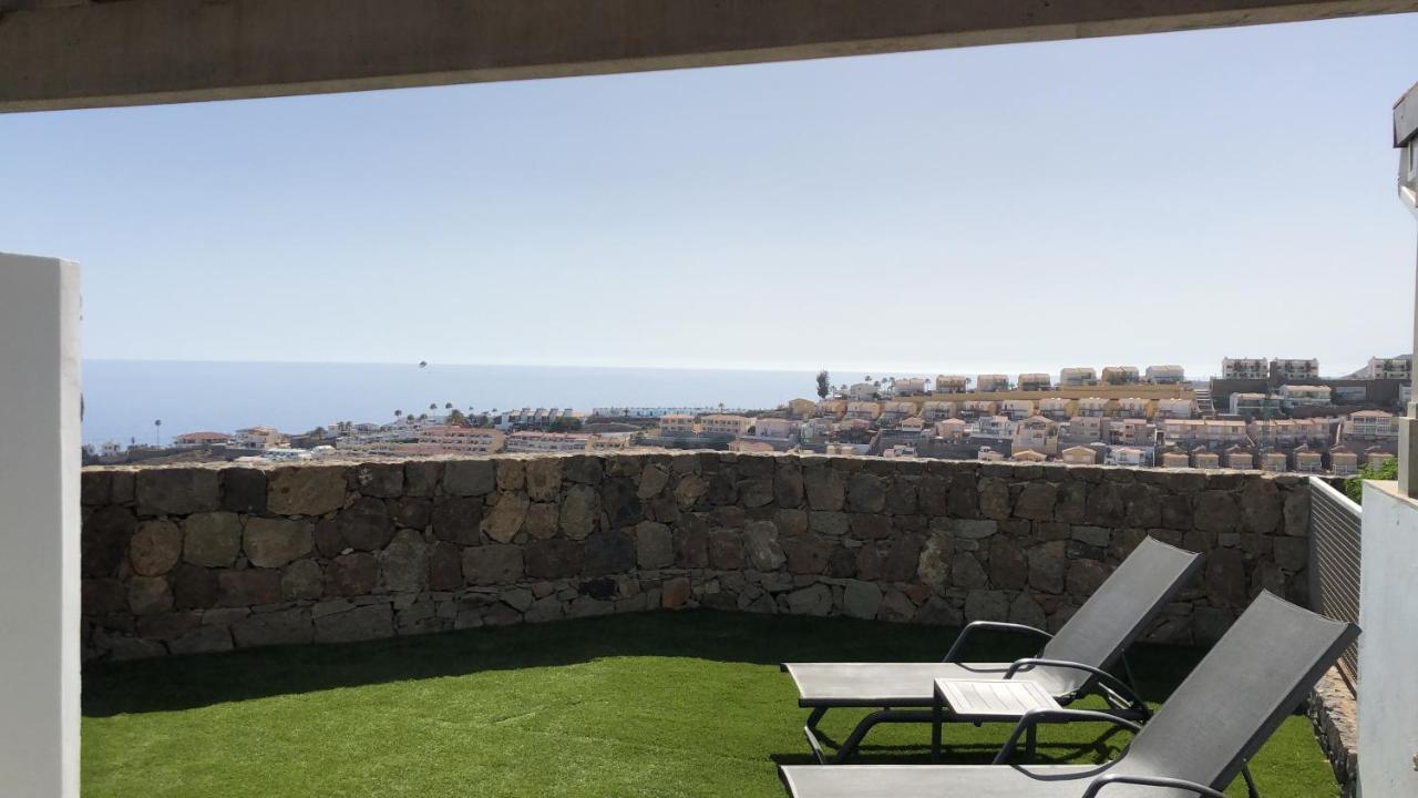 Altos De Arguineguin * La Playa de Arguineguín