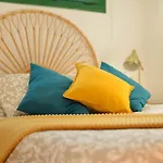 Delightful Front Beach Apartment. Sunrise Views!
