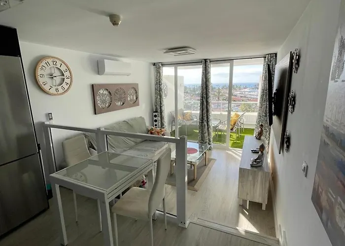 Cosy Top Floor Apartment