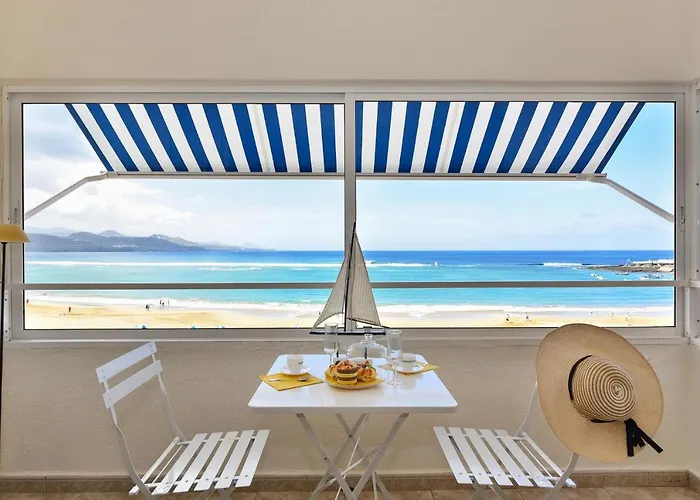 Las Canteras Seafront Apartment
