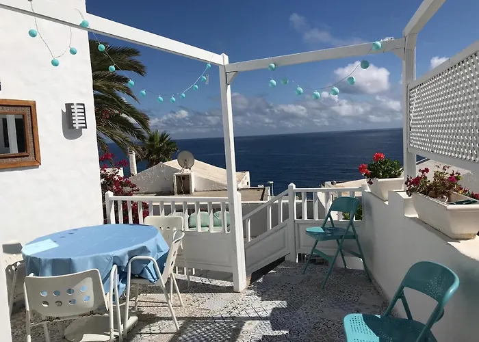 San Agustin Seaviews And Flowers