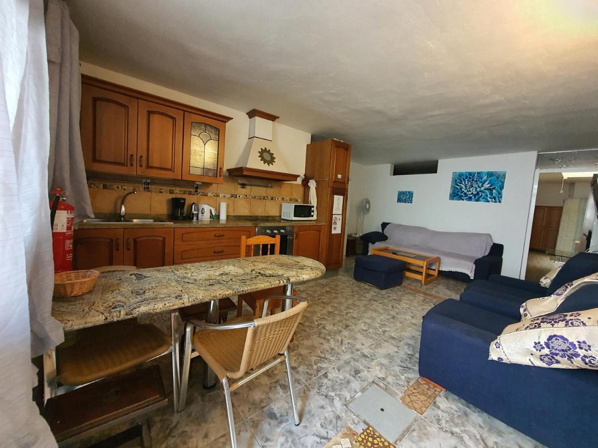 Guest house Low Cost Wifi Free