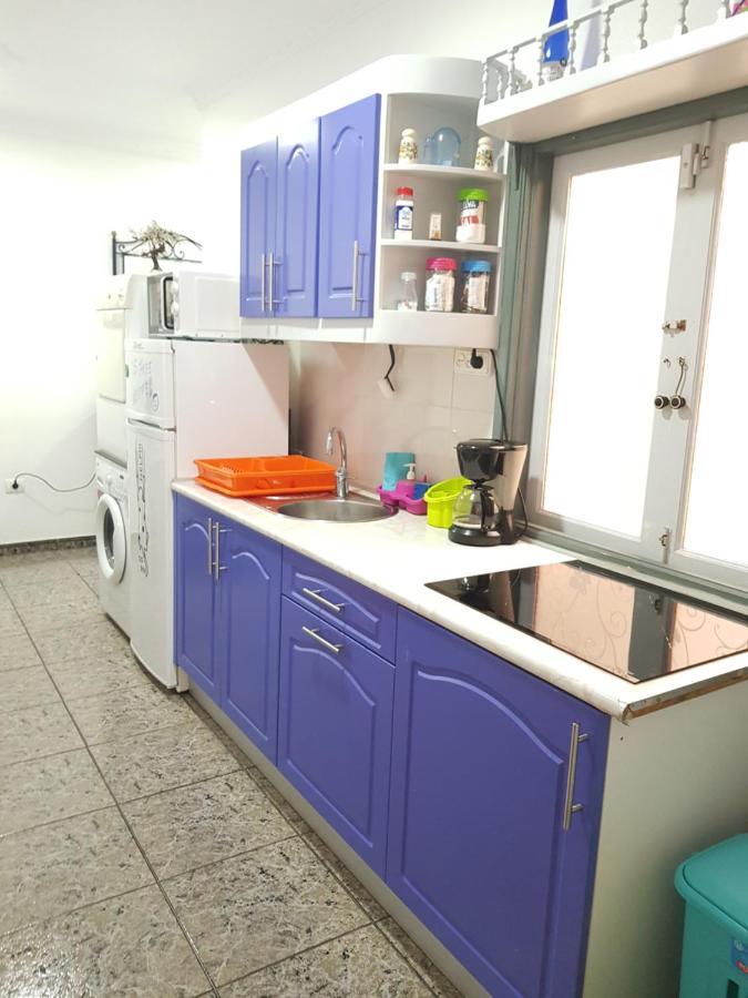 & - Airport Appartement El Burrero