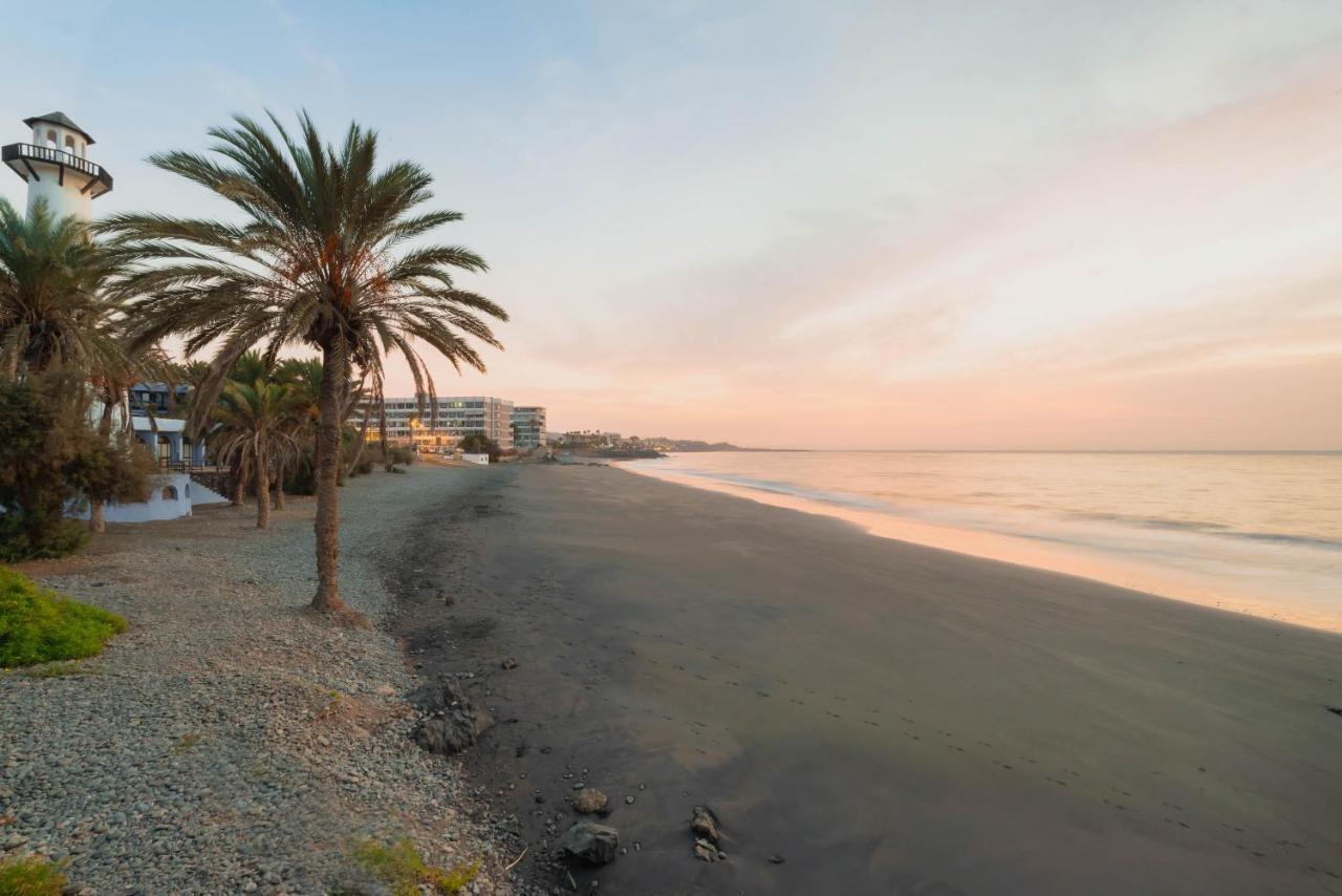 Delightful Front Apartment. Sunrise Views! Apartamento *