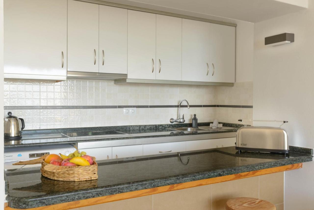 Delightful Front Apartment. Sunrise Views! Apartamento