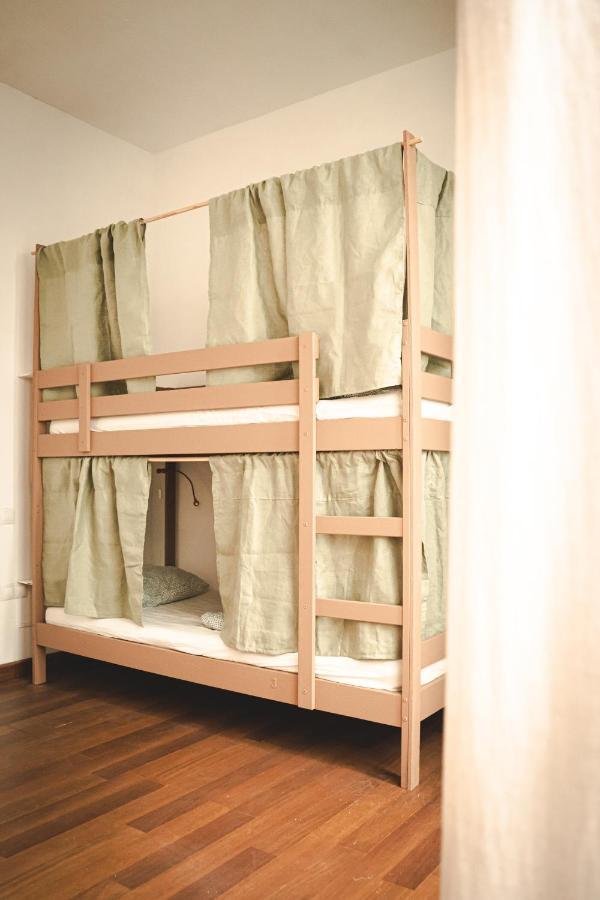Hostel Tamaran House