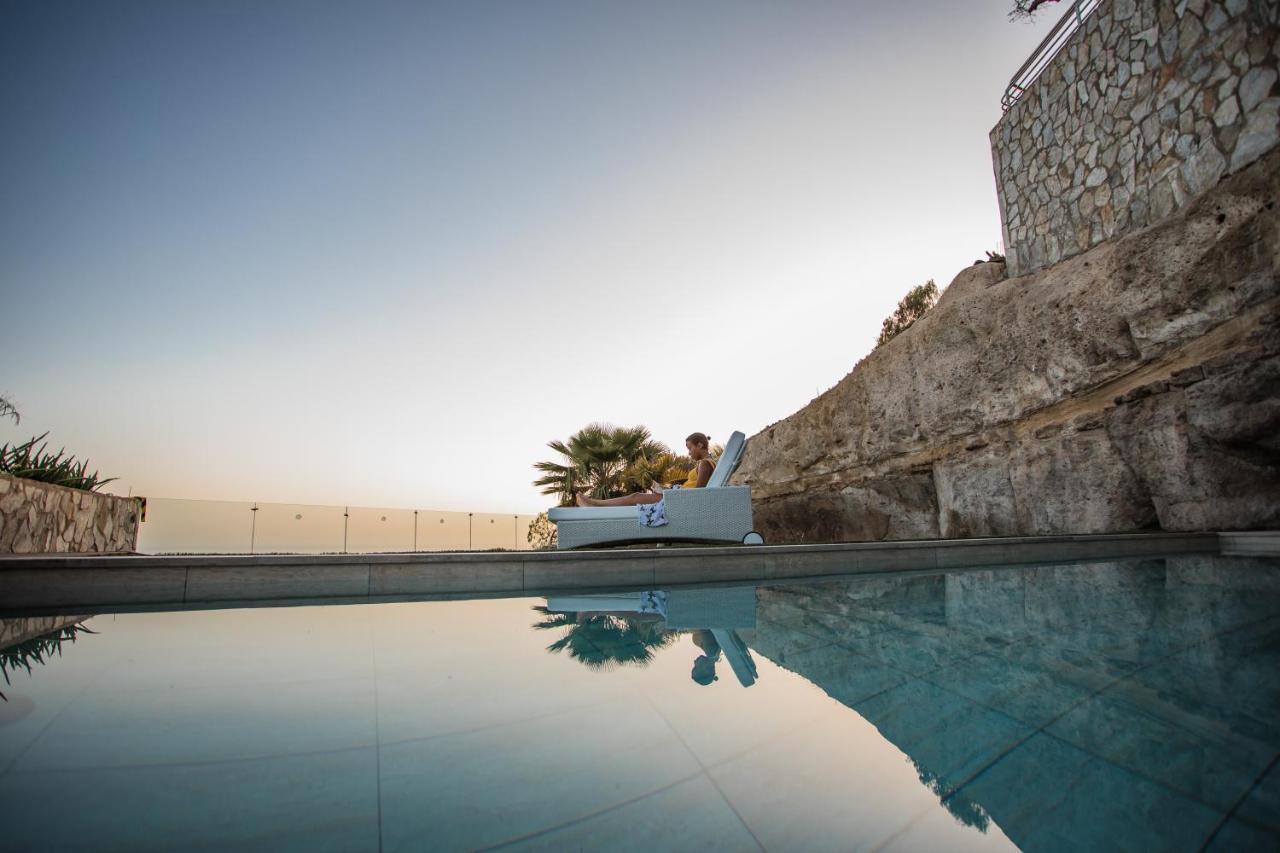 Serenity Amadores Aparthotel 3*