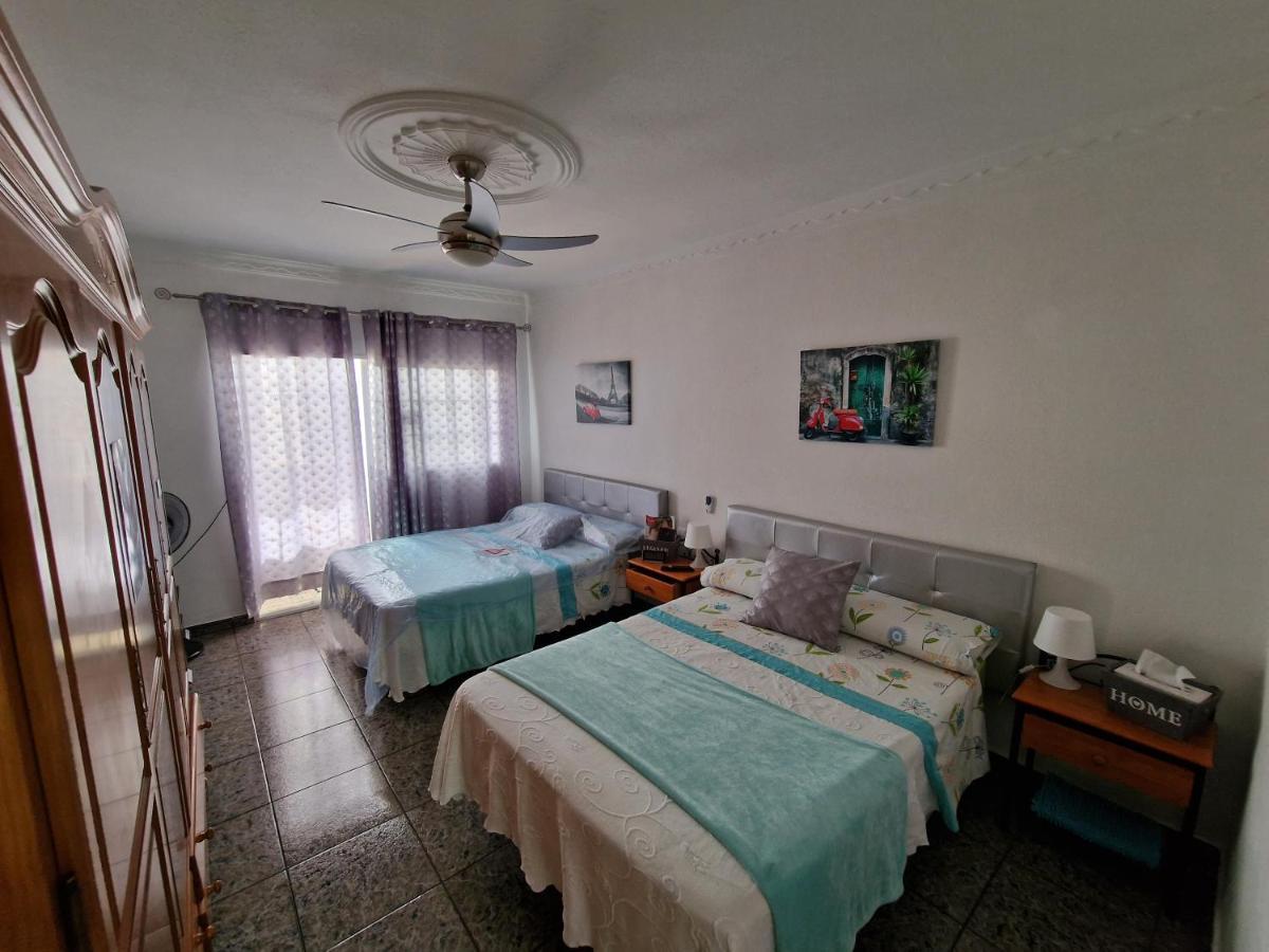 & - Airport Appartement El Burrero