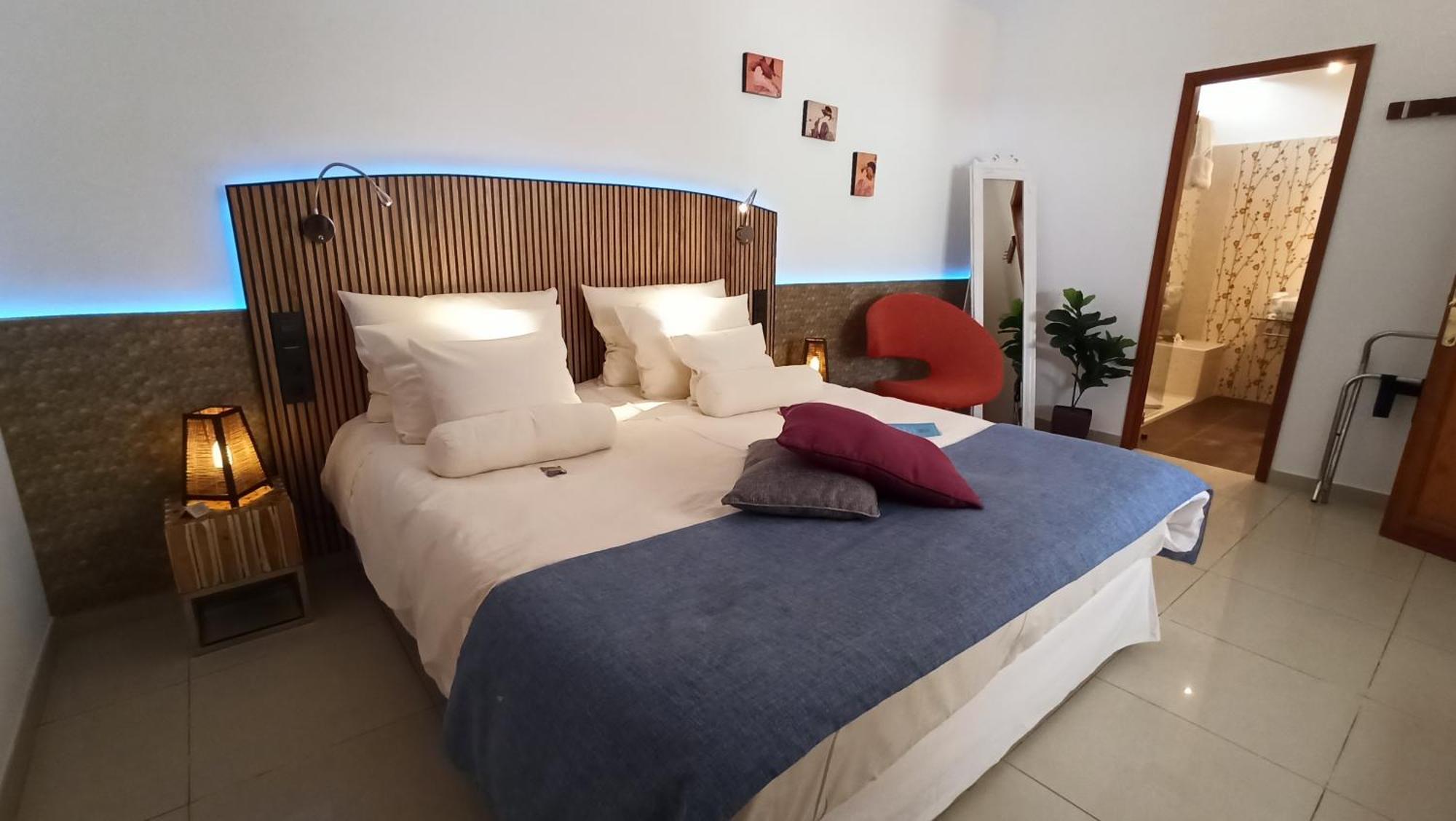 Birdcage Gay Men And Lifestyle (adults Only) Playa del Inglés