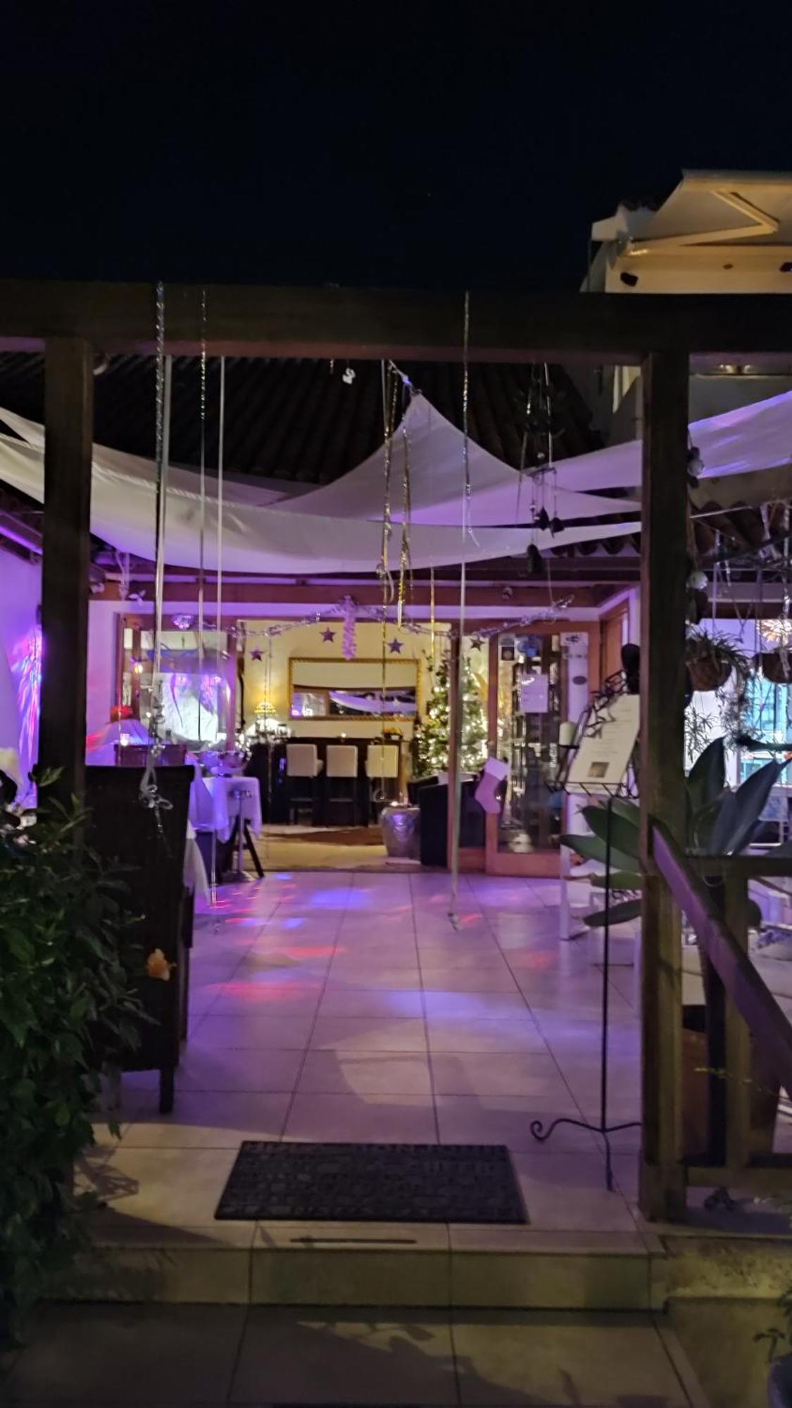 Resort Birdcage Gay Men And Lifestyle (adults Only)