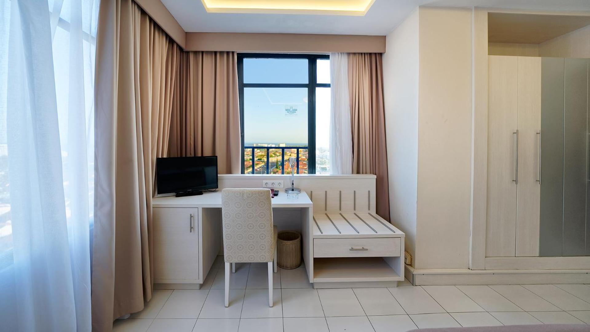 Bull Eugenia Victoria & Hotel 3*