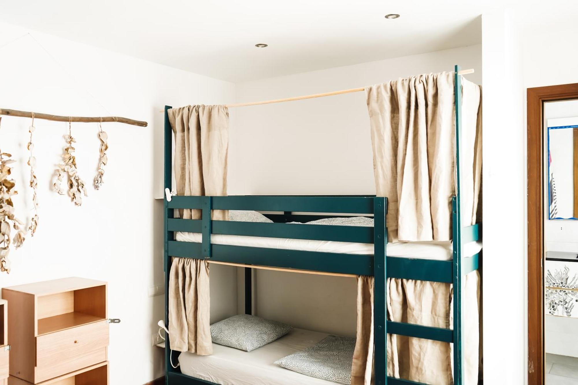 Tamaran House Hostel
