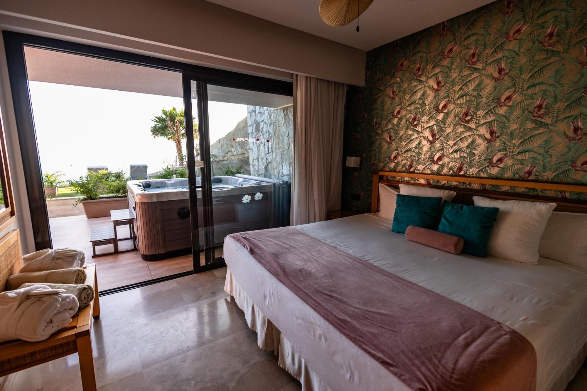 Serenity Amadores Aparthotel