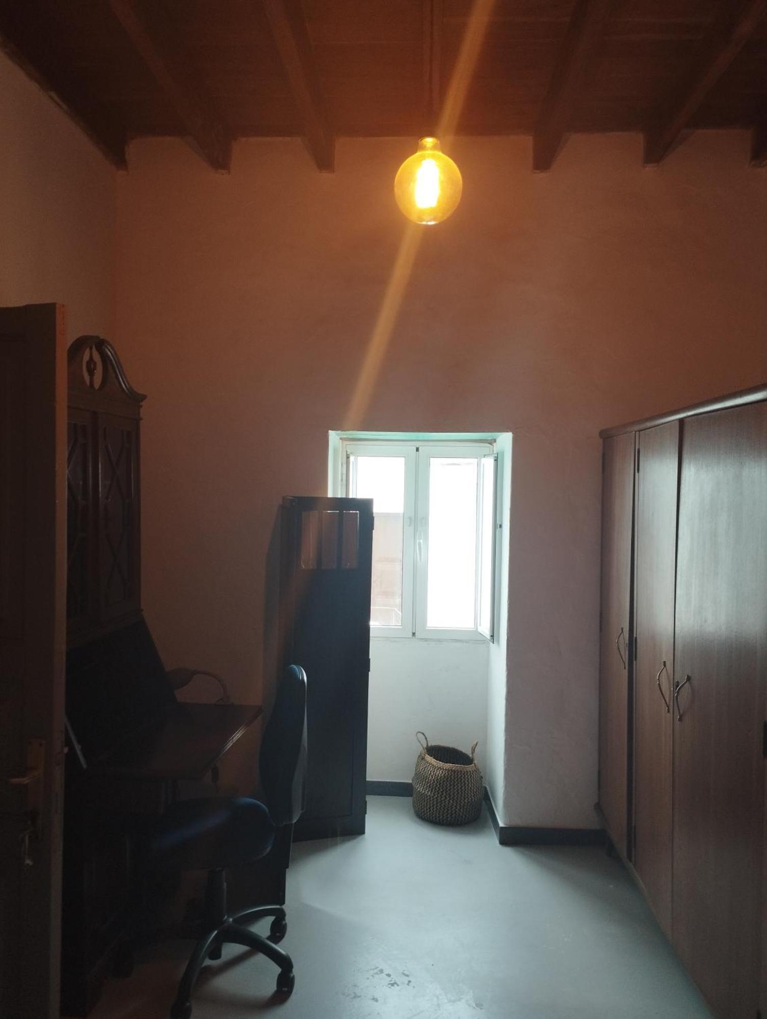 Acoran Family Guests House With Included Morning Yoga Practice *
