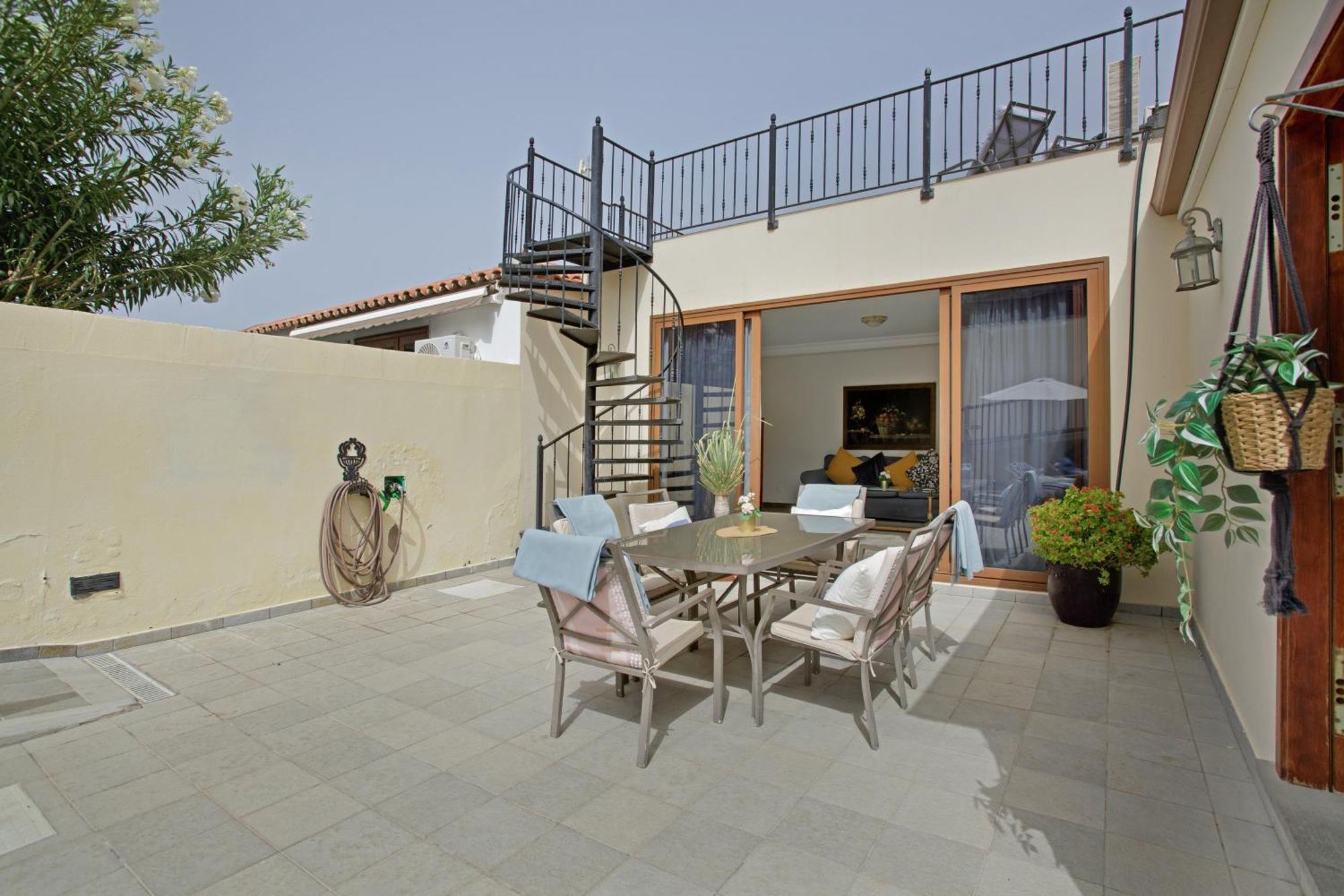 Tauro Golf And Villa *