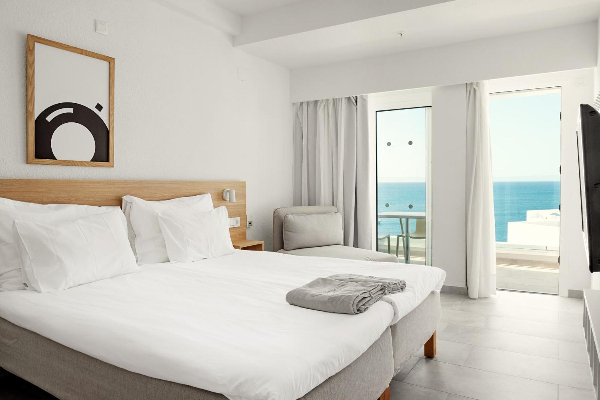 Sunwing Seafront 3*