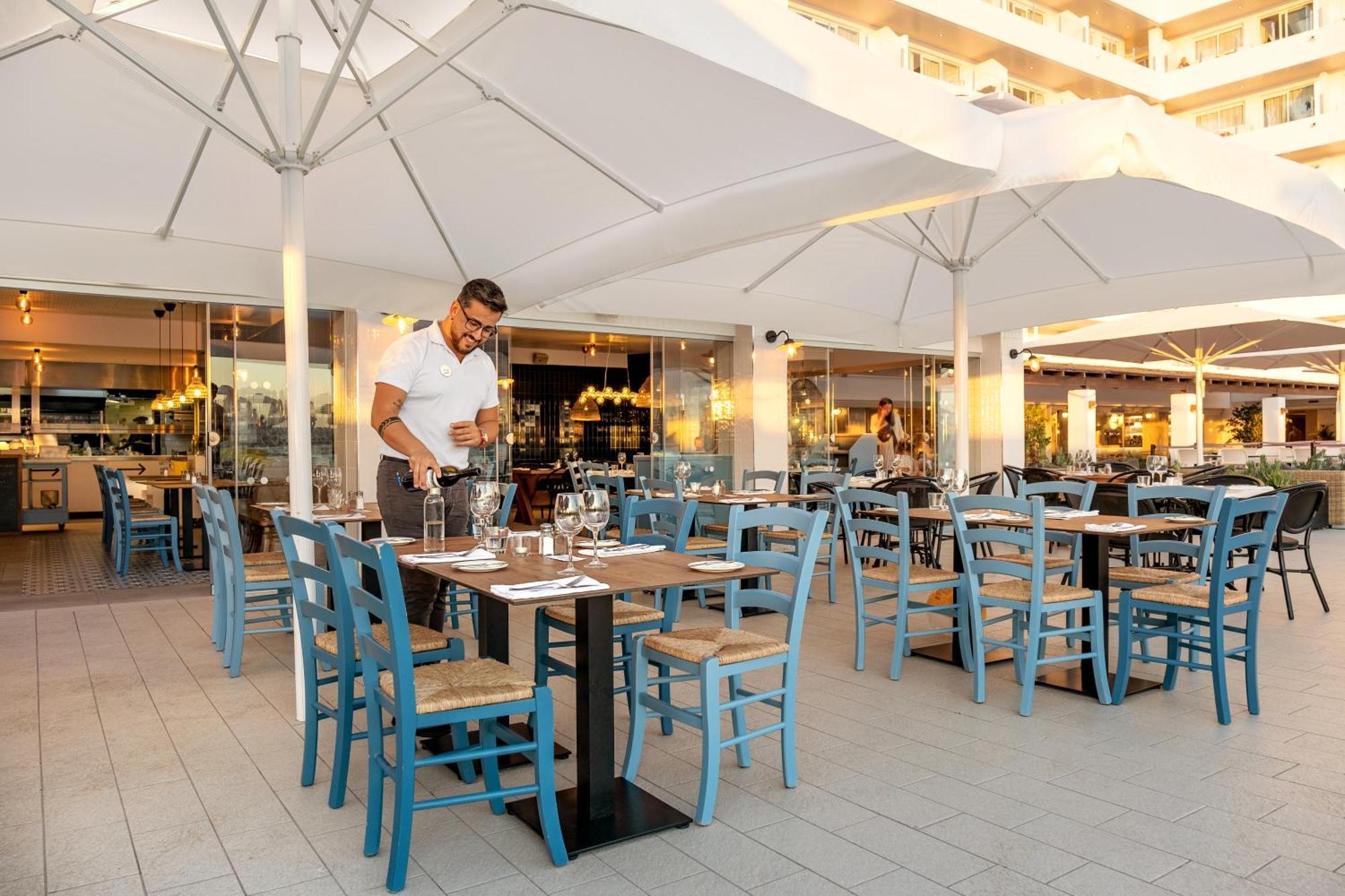 Sunwing Seafront Hotel 3*