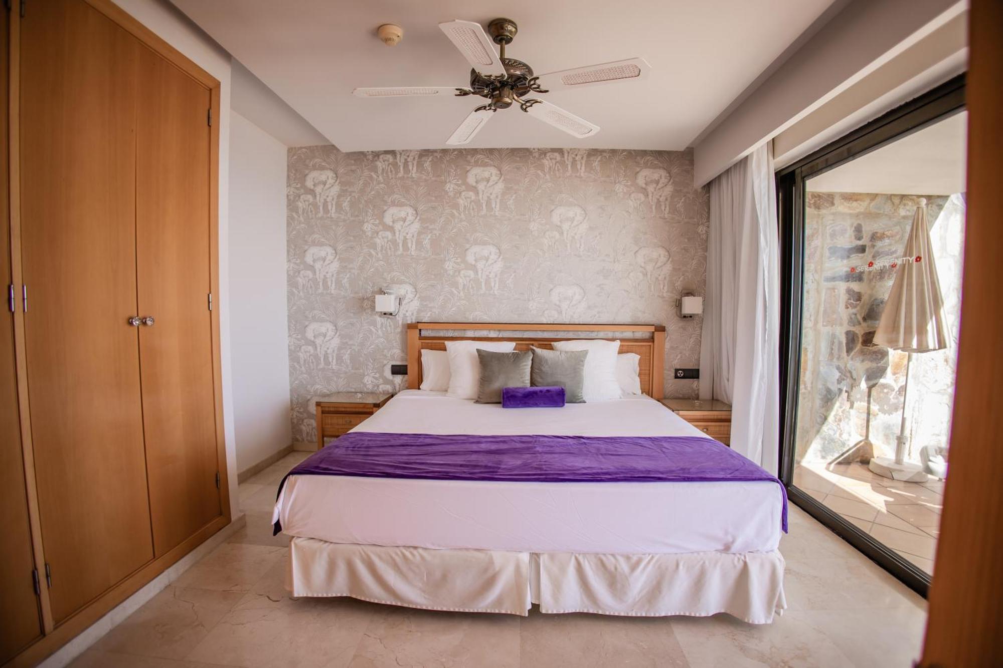 Aparthotel Serenity Amadores