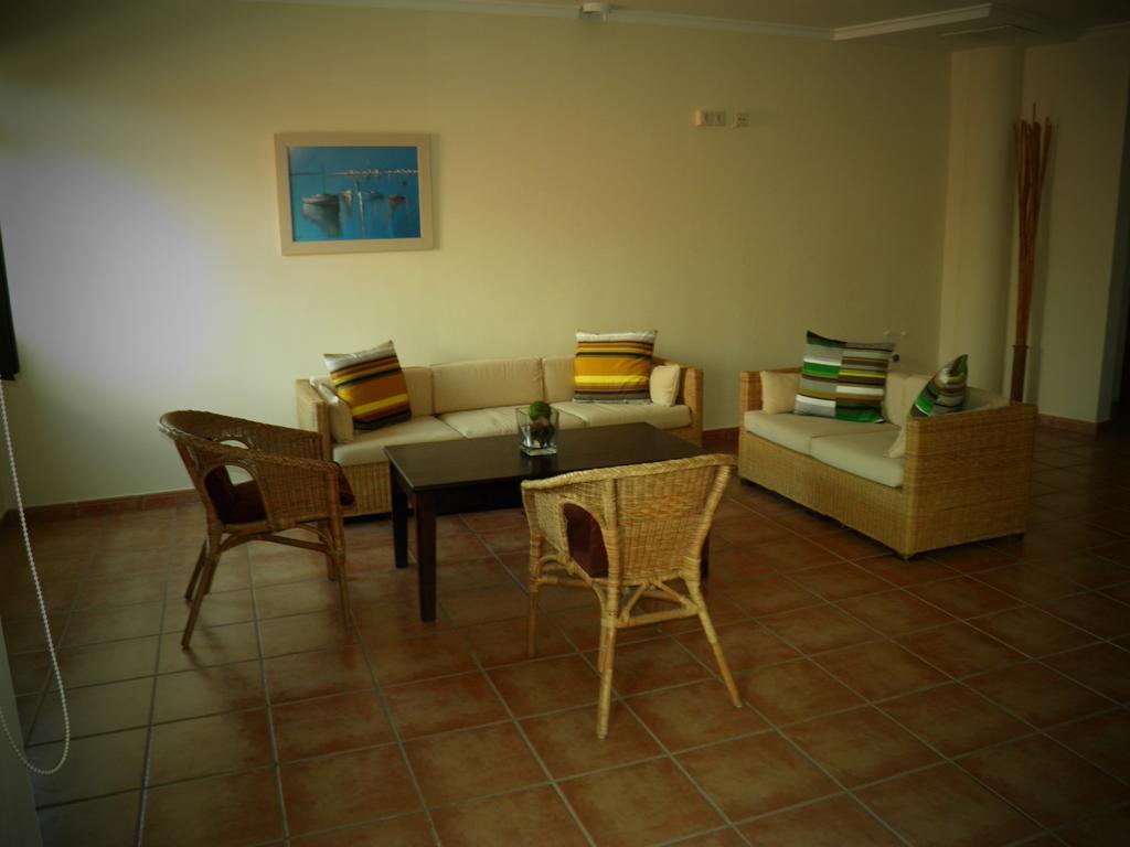 Pensión Albacar *