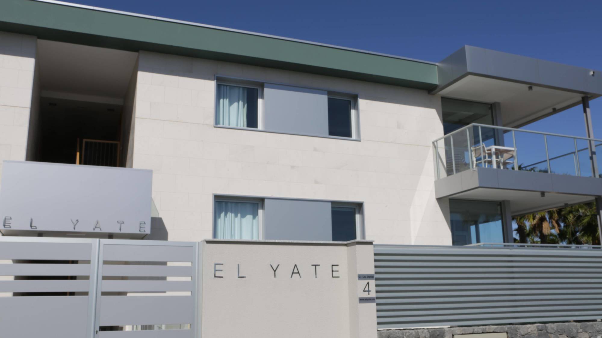 Aparthotel El Yate