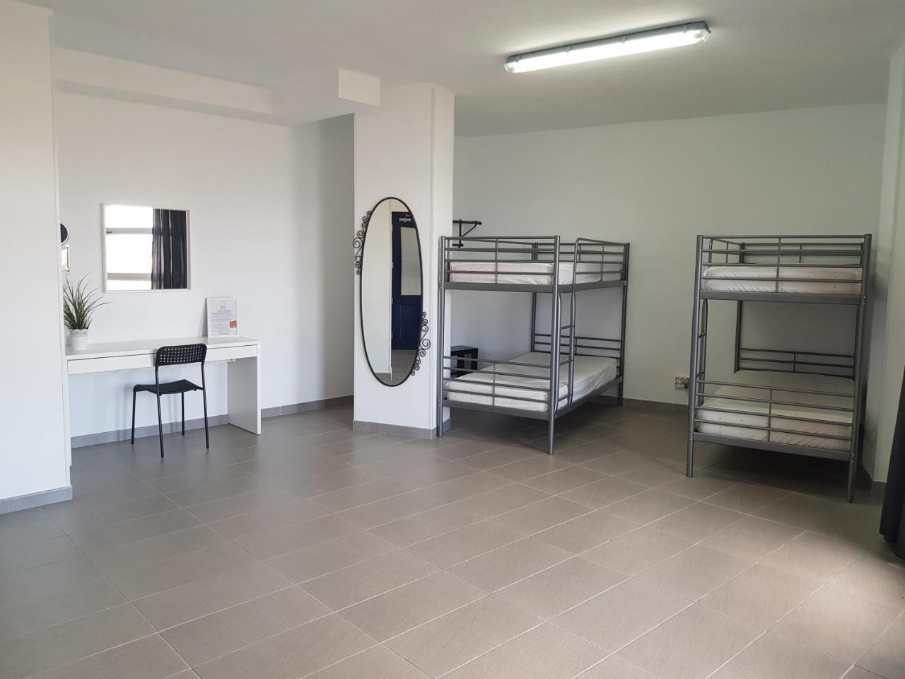 Ciw Hostel *