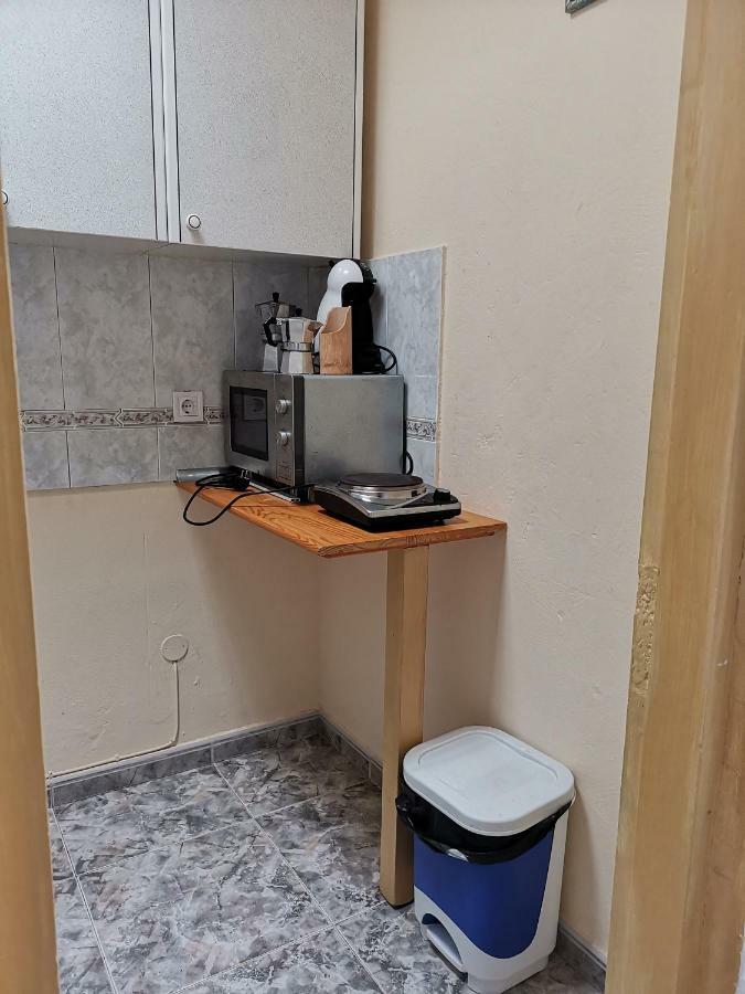 Low Cost Wifi Free Guest house *