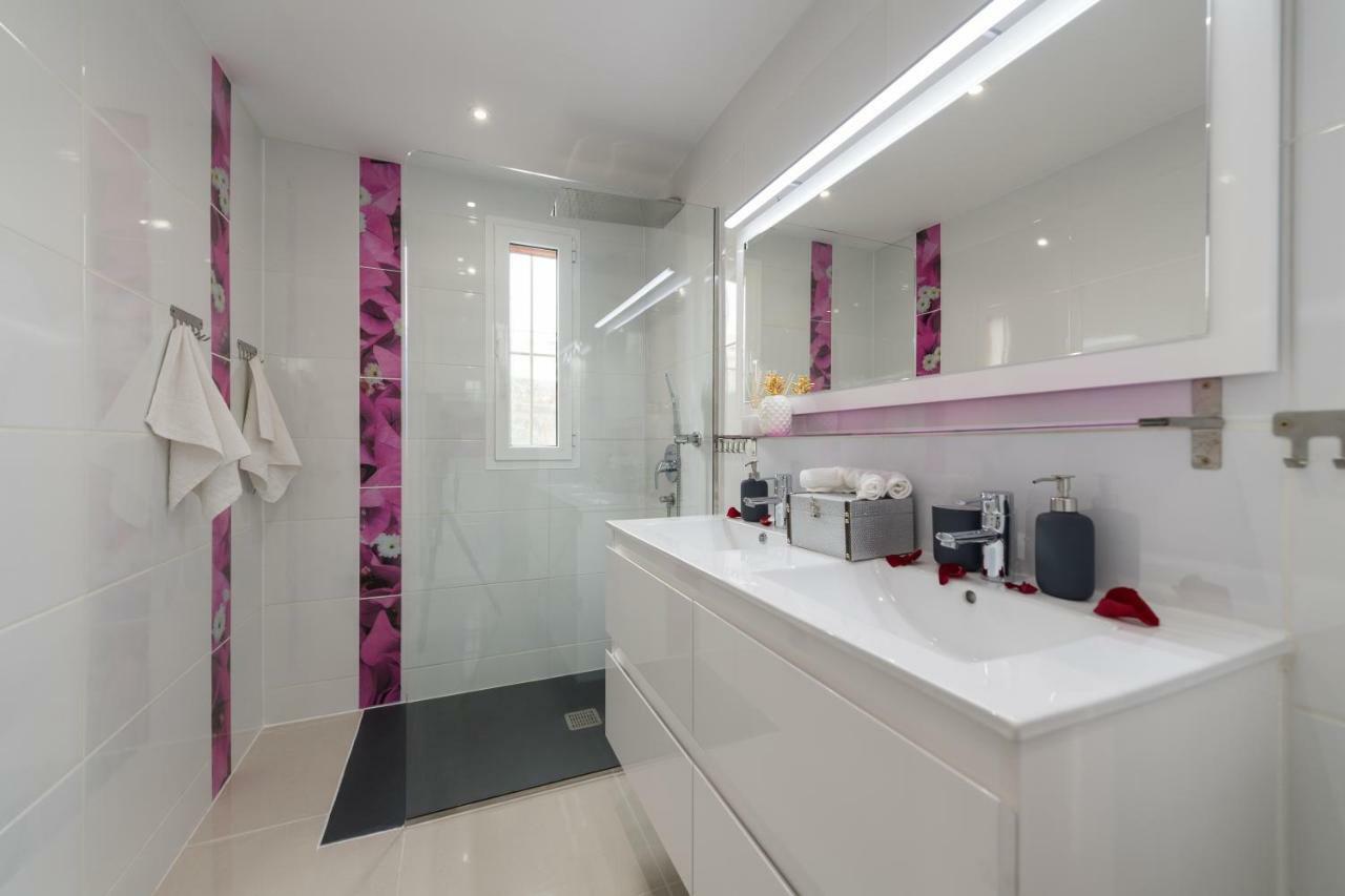 Sea View 2br Toploctaion Heated Pool 5 Min To
